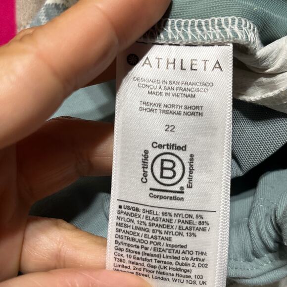 Athleta Women's Trekkie North Short with Pockets Green White Floral Lace Size 22 - Picture 5 of 10